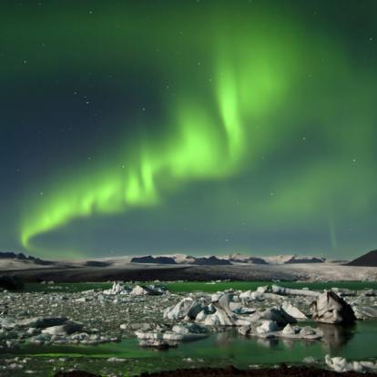 Voyage en Islande : Aurores Boréales et Volcans en Raquettes