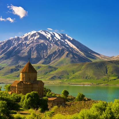Voyage en Turquie : Le Mont Ararat et les sommets des bords de la mer Noire