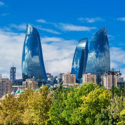 Bakou - Flame Towers Voyage en Azerbaïdjan - Agence de Voyage Locale Central Asia Travel