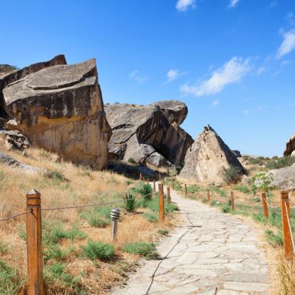 Parc National de Gobustan Voyage en Azerbaïdjan - Agence de Voyage Locale Central Asia Travel