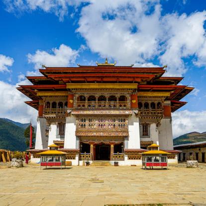 Gangtey temple and the monastery Phobjikha Valley Voyage au Bhoutan - Agence de Voyage Locale Bhutan Travel Gate