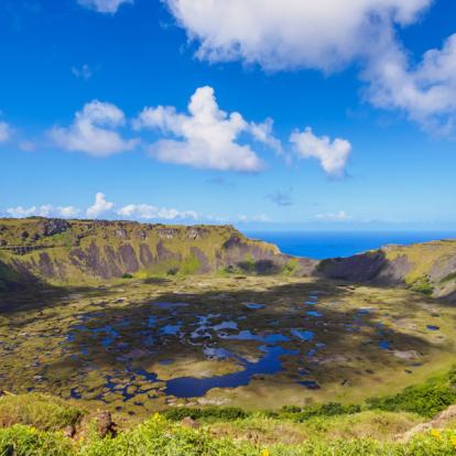 Ile de Pâques - Cratère du Volcan Rano Kau Voyage au Chili - Agence de Voyage Locale Latinorizons