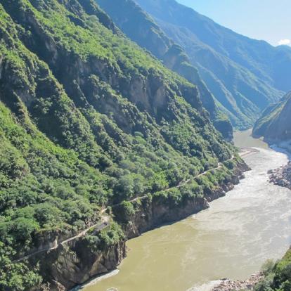 Gorges du Saut du Tigre Voyage en Chine - Agence de Voyage Locale Chine Evasion