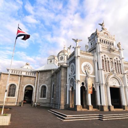 Cartago - Basilica de Nuestra Señora de los Ángeles Voyage au Costa Rica - Agence de Voyage Locale Trio de Turismo