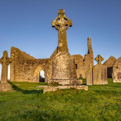 Clonmacnoise Monastery Voyage en Irlande - Agence de Voyage Locale Alainn Tours Irlande
