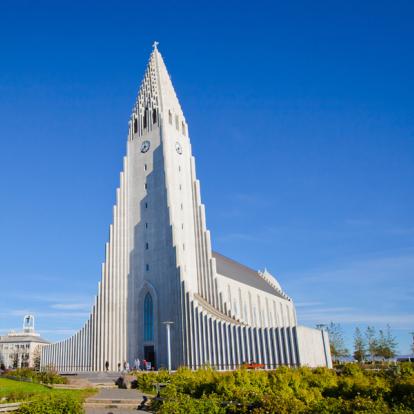 Reykjavik - Cathédrale Voyage en Islande - Agence de Voyage Locale Geographic Club