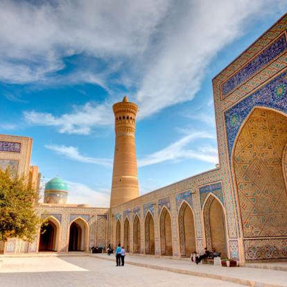 Boukhara - Kalan Mosque Voyage en Ouzbékistan - Agence de Voyage Locale Central Asia Travel