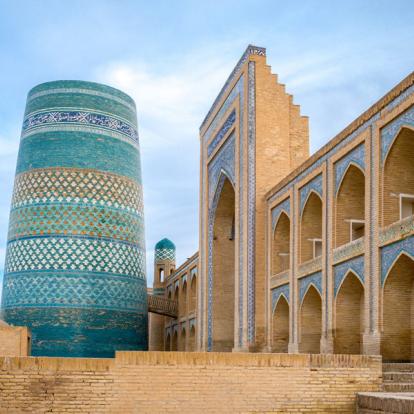 Khiva - Kalta Minor minaret Voyage en Ouzbékistan - Agence de Voyage Locale Central Asia Travel