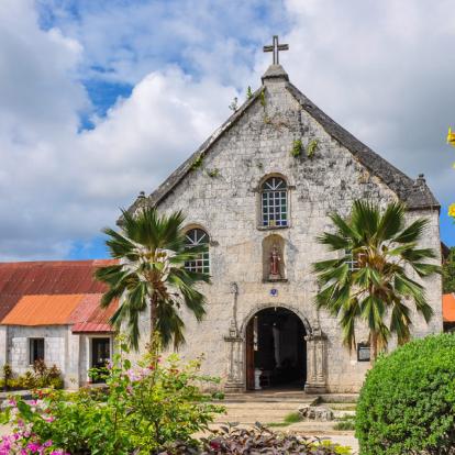 Siquijor Island - Saint Francis de Assisi Voyage aux Philippines - Agence de Voyage Locale Iles Philippines.com