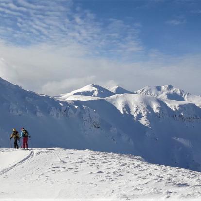 Randonnée raquette et ski de randonnée dans les montagnes de Rodna Voyage en Roumanie - Agence de Voyage Locale Explore Romania