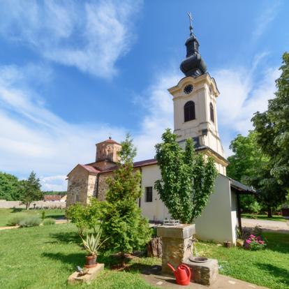 Vrsac - Cathédrale of St. Nicholas Voyage en Serbie - Agence de Voyage Locale Luminalis