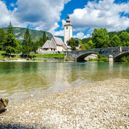 Lac Bohinj - Church of St John the Baptist Voyage en Slovénie - Agence de Voyage Locale Terra Balka