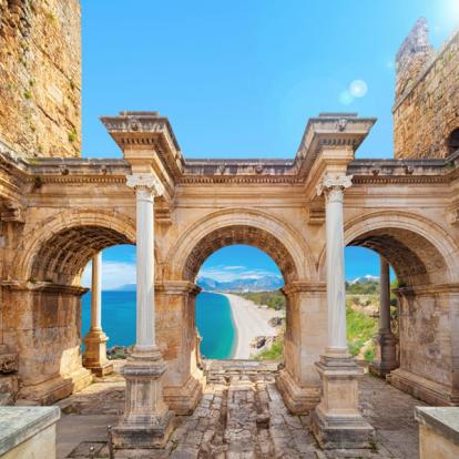 Antalya - Porte d'Hadrain Voyage en Turquie - Agence de Voyage Locale Samistal Travel
