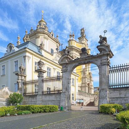 Lviv - Cathédrale St. George's Voyage en Ukraine - Agence de Voyage Locale Ukraine To Travel