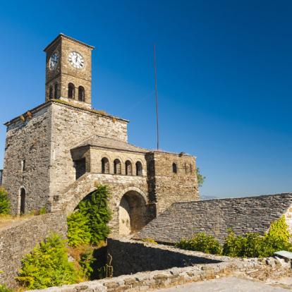 Gjirokastra - Chateau Voyage en Albanie - Agence de Voyage locale Breathe in Travel