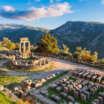 Delphe - Temple of Athena Pronaia Voyage en Grèce - Agence de Voyage Offbeat Travel Experience