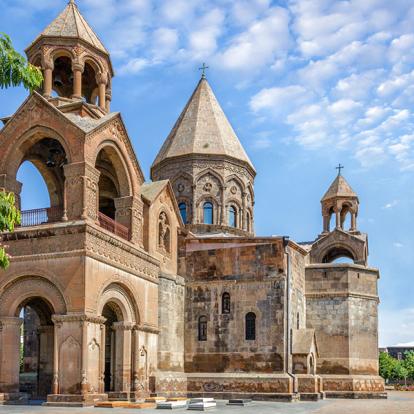 Echmiadzin Cathédrale A Découvrir en Arménie - Etchmiadzin