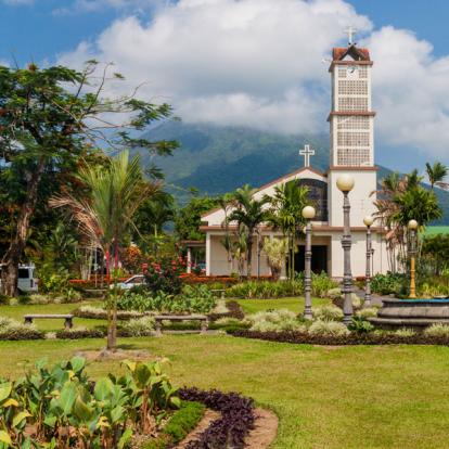 La Fortuna - Parque Central Incontournable au Costa Rica - Parc National d'Arenal