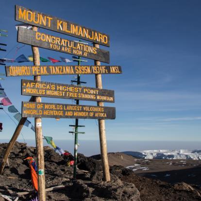 Kilimanjaro at Uhuru Peak A Découvrir en Tanzanie : Le Mont Kilimandjaro