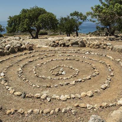 Loutro - Spirale de pierre à Kastello près de Sfakia A Découvrir en Crète - Loutro
