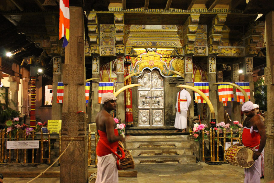 Kandy, Une Dent de Bouddha au Sri Lanka