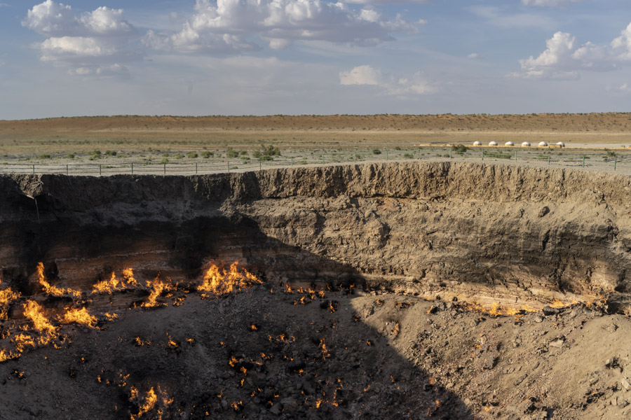 Turkménistan - Le Cratère de Darvaza, les Portes de l'Enfer