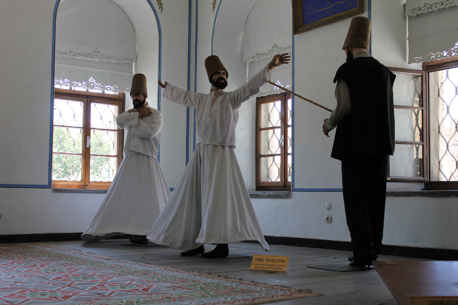 Turquie - L’ordre Mevlevi des Derviches Tourneurs