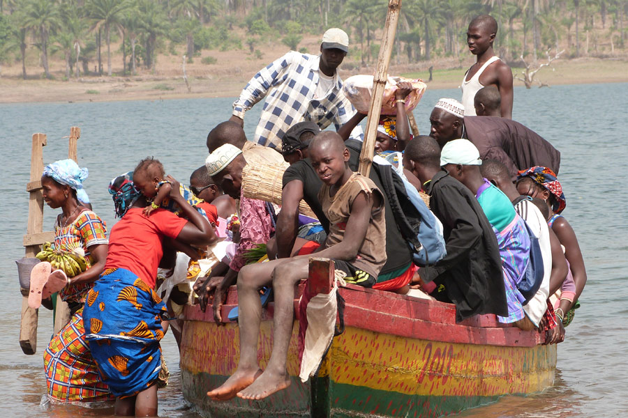 Guinée - Samaya, le Lac aux Mille Pattes