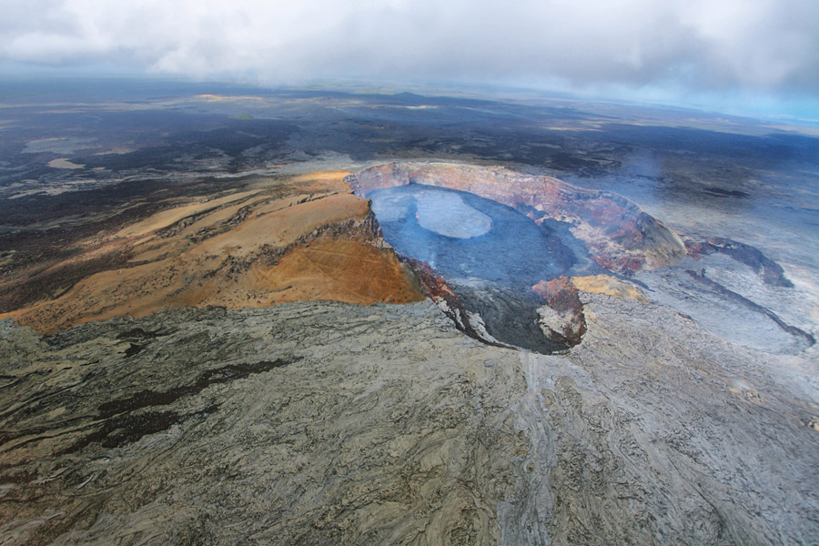 Hawaï - Terre Volcanique et Mer Emeraude