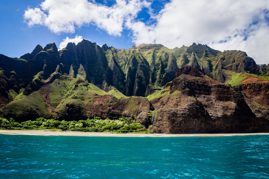 Hawaï - Terre Volcanique et Mer Emeraude