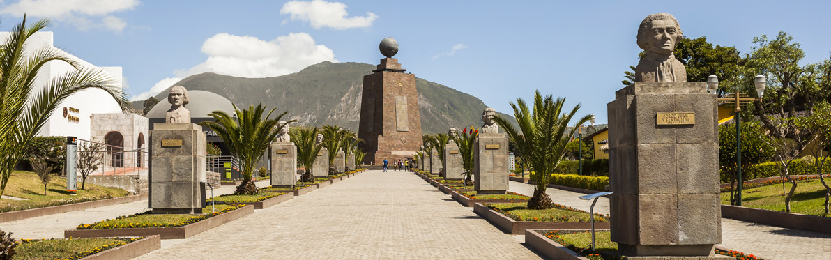 Quito -Mitad del Mundo Equateur - La Mitad del Mundo, la vrai et la fausse?