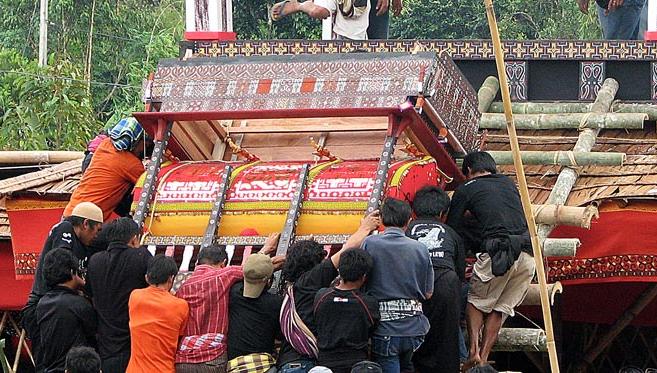 Sulawesi - Enterrement chez les Torajas