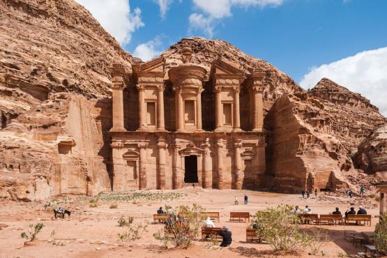 Petra - El Deir Voyage Découverte en Jordanie - Les Atouts du Royaume Hachémite