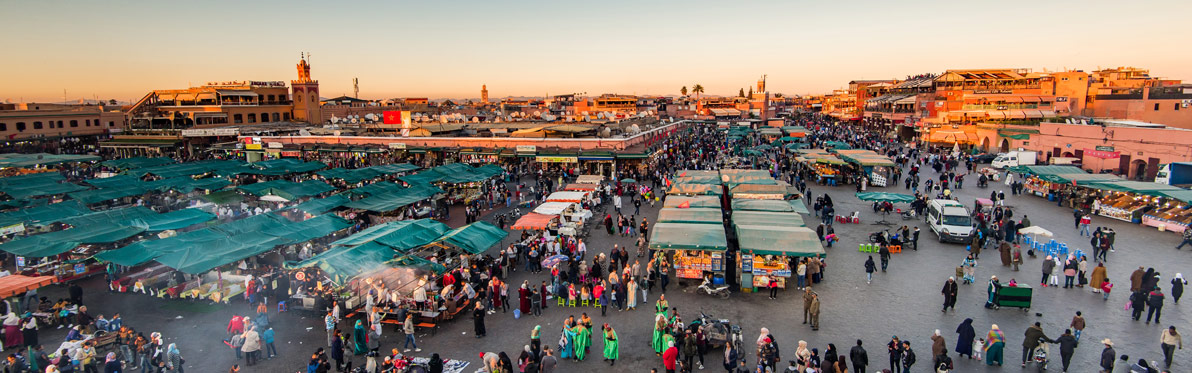 Marrakech - Jamaa El Fna Voyage découverte au Maroc -Marrakech, les Histoires n’ont pas d’âge