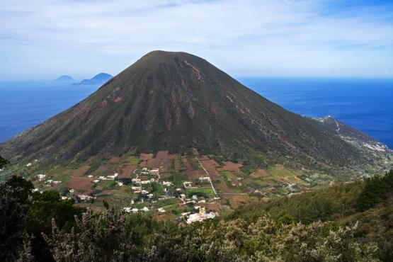 Eoliennes - Stromboli Voyage Découverte en Sicile - Trois Perles Méconnues Des Iles Eoliennes