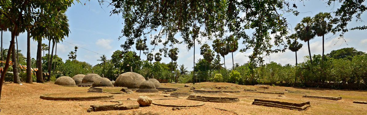 Jaffna - Ancient mysterious stupas Voyage Découverte en Pays Tamoul à Jaffna et dans le nord du Sri Lanka