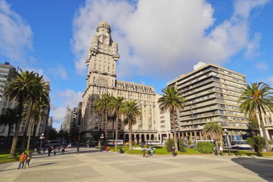 Montevideo - Salvo Palace - Independence Square Voyage Découverte en Uruguay - Montevideo, un bout d'Europe au cœur de l'Uruguay