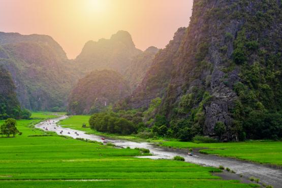 Tam Coc Voyage Découverte au Vietnam - Tam Coc, la Baie d'Along Terrestre