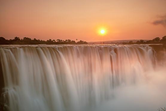 Victoria Falls Voyage Découverte en Zambie - Les Chutes de la Démesure