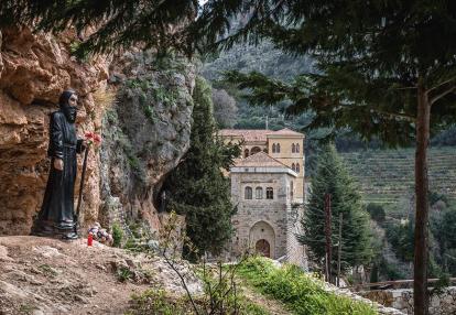 Kadisha Valley - Statue of St Antony the Great - Monastery of Qozhaya Voyage au Liban - Les MUST