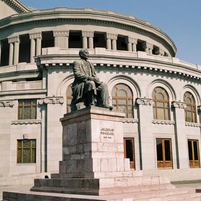 Yerevan - Opera and ballet Theatre Voyage en Arménie : Parcours d'Arménie