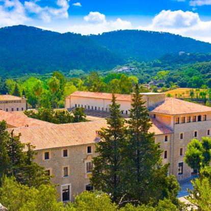 Trekking aux Baléares : Découverte à Pied de la Tramuntana