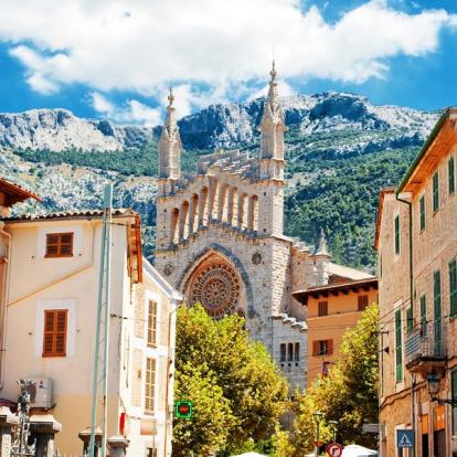 Voyage aux Baléares : Gastronomie & Traditions