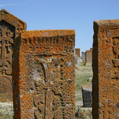 Noradouz - Khachkars Voyage en Géorgie : La Transcaucasienne