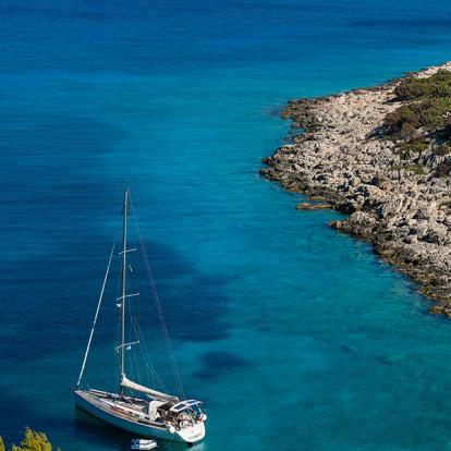 Croisière en Grèce : Plongée et Voile Active dans les Cyclades