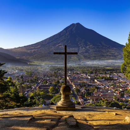 Antigua - Cerro de la Cruz Voyage au Guatemala : Le Guatemala chez l'Habitant