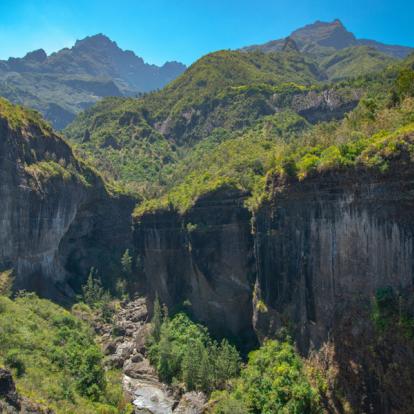 Voyage à La Réunion: La Traversée de l’île par le GR R2