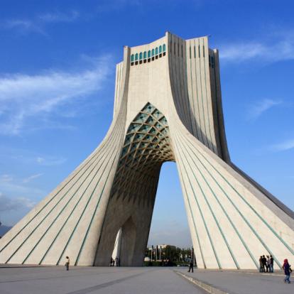 Téhéran - Tour Azadi Voyage en Iran: Sur les Traces de la Perse Antique