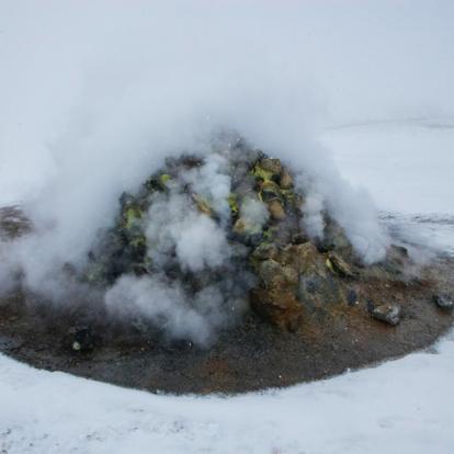 Voyage en Islande : Aurores Boréales et Volcans en Raquettes