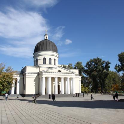 Voyage en Moldavie : Histoire et Traditions de la Moldavie
